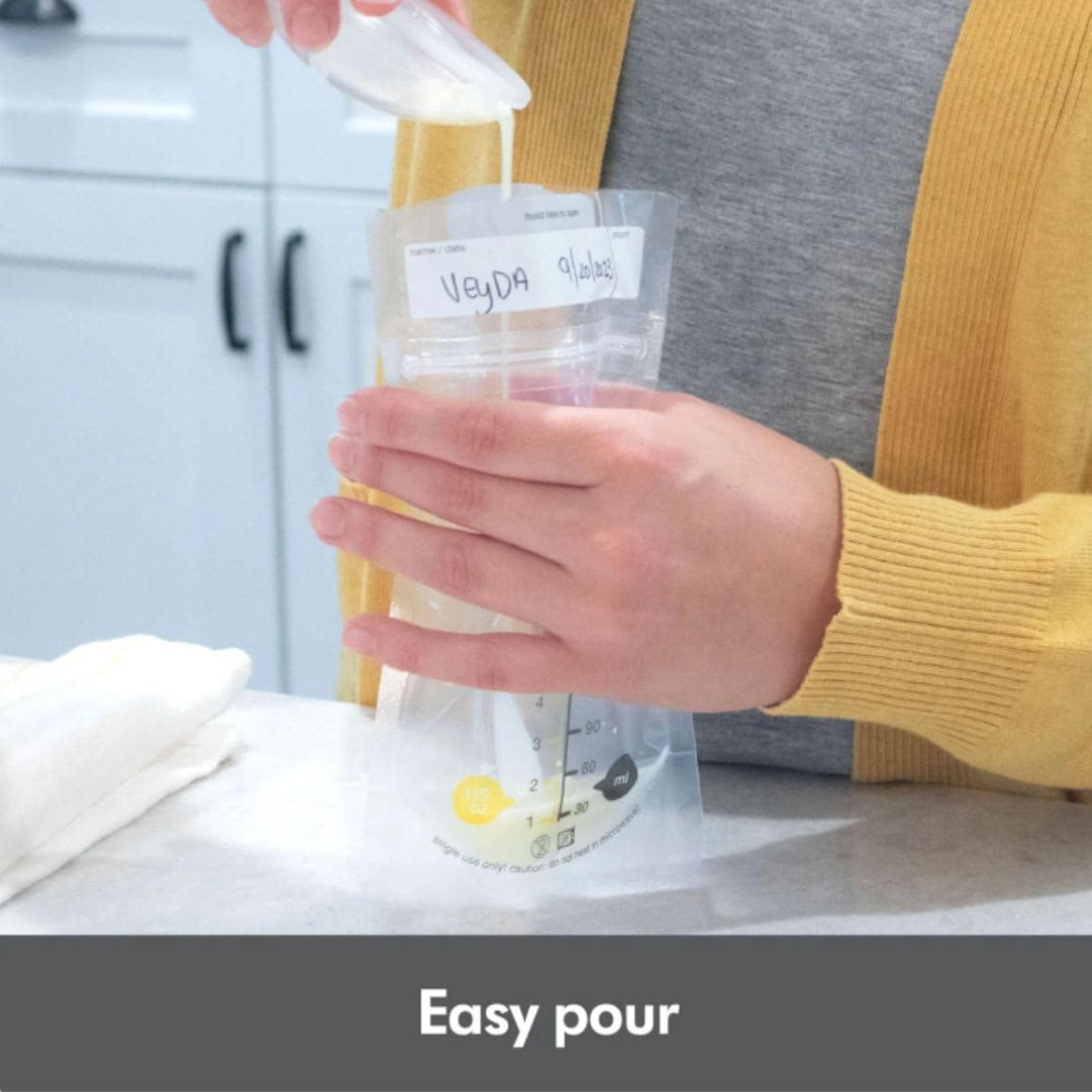 Medela Breastmilk Storage Bags 100 Pack thumbnail 2