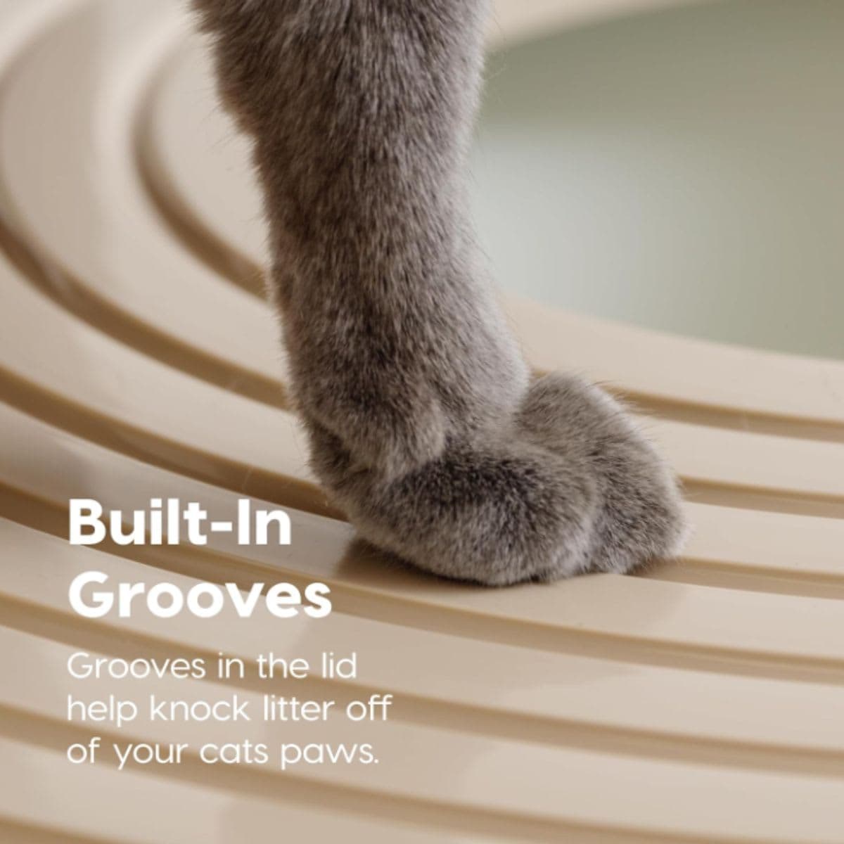 IRIS USA Top Entry Cat Litter Box with Cat Litter Scoop - Large - White thumbnail 4