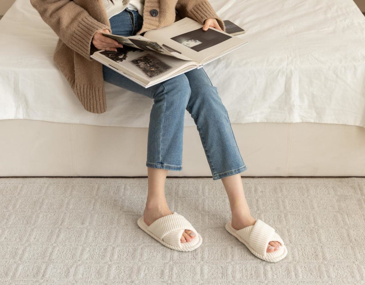 GOEWY House Slippers for Women Open Toe Fuzzy Women's Slippers Indoor Outdoor Cross Band with Corduroy Memory Foam Warm Gifts for Women Anti-Skid Size Beige 9 10 thumbnail 2