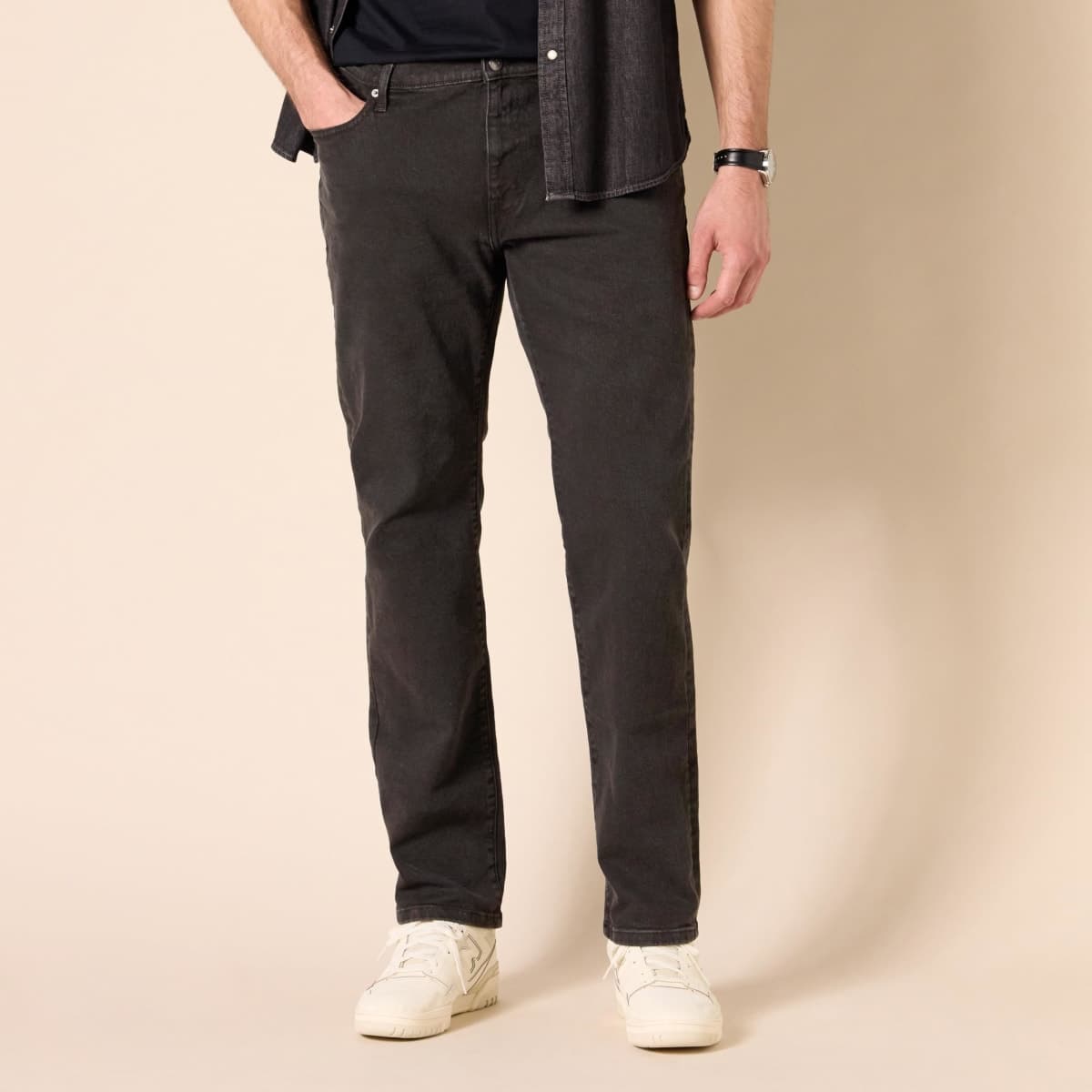 Amazon Essentials Men's Straight-Fit Stretch Jean, Washed Black, 40W x 30L thumbnail 5
