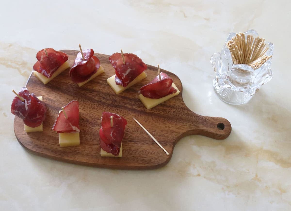 Decorative Glass Toothpick Holder with 450 Bamboo Toothpicks thumbnail 2