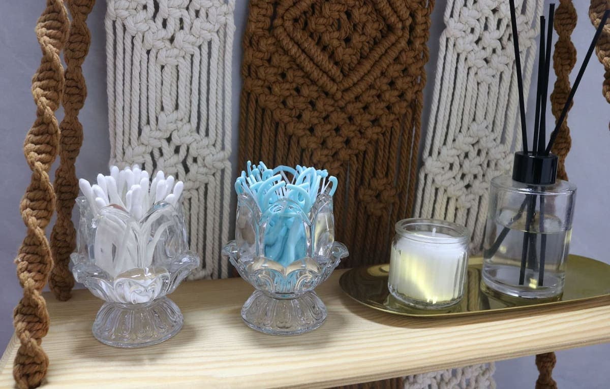 Decorative Glass Toothpick Holder with 450 Bamboo Toothpicks thumbnail 4