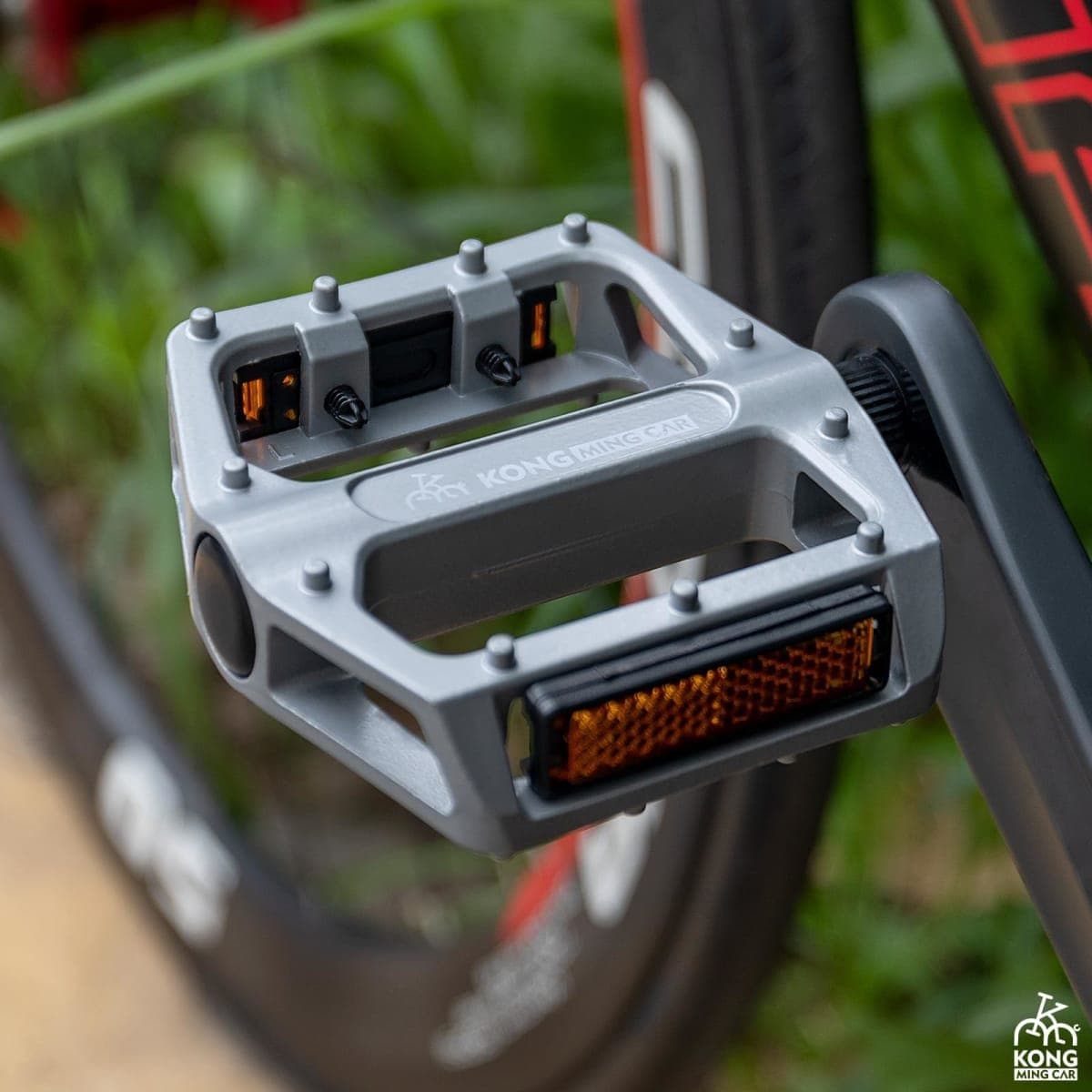 Mountain Bike Pedals 9/16 Inch - Bicycle Flat Pedals with Reflectors - Lightweight Aluminum Alloy Wide Platform Pedals for Mountain Bike, BMX, Road Bike Pedals (Silver) thumbnail 2
