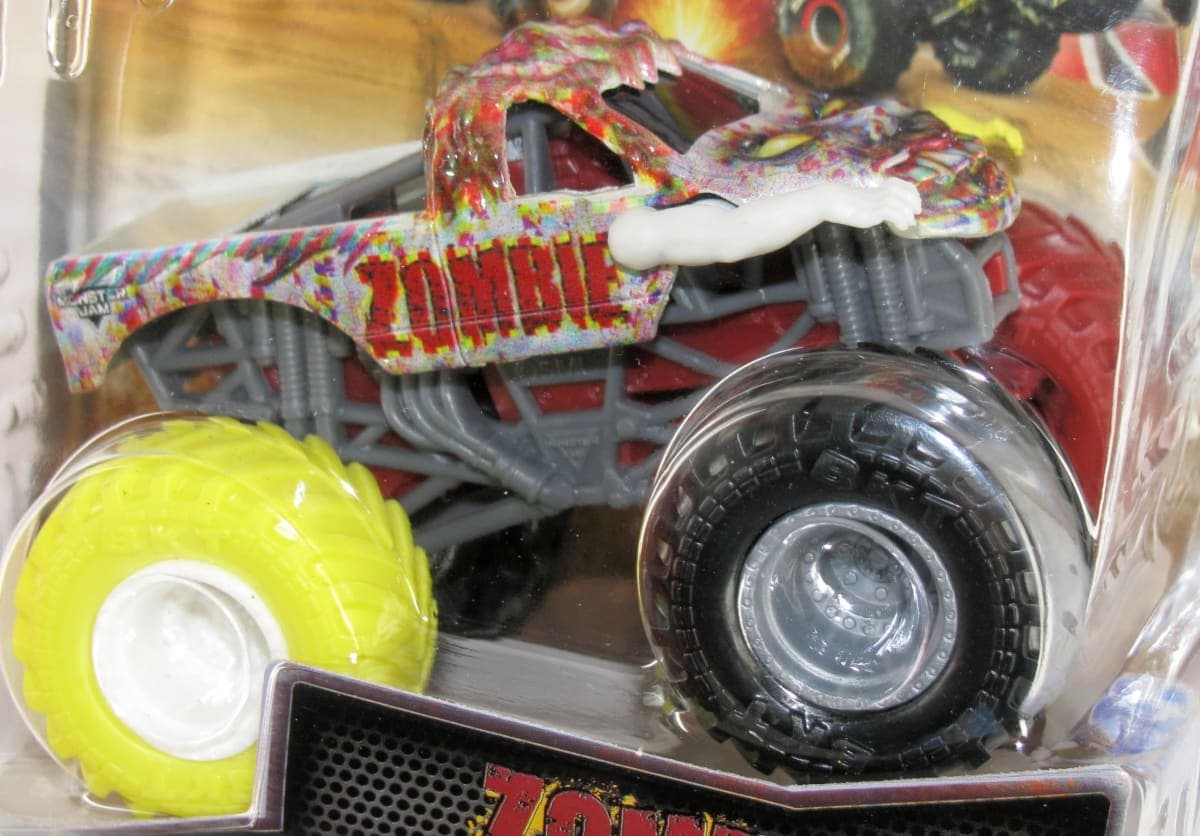 Monster Jam Monster Trucks 1:64 Scale Zombie, Captain Curse, Bakugan Dragonoid (Zombie) thumbnail 2