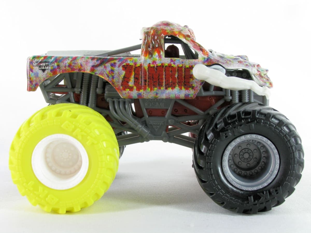 Monster Jam Monster Trucks 1:64 Scale Zombie, Captain Curse, Bakugan Dragonoid (Zombie) thumbnail 4