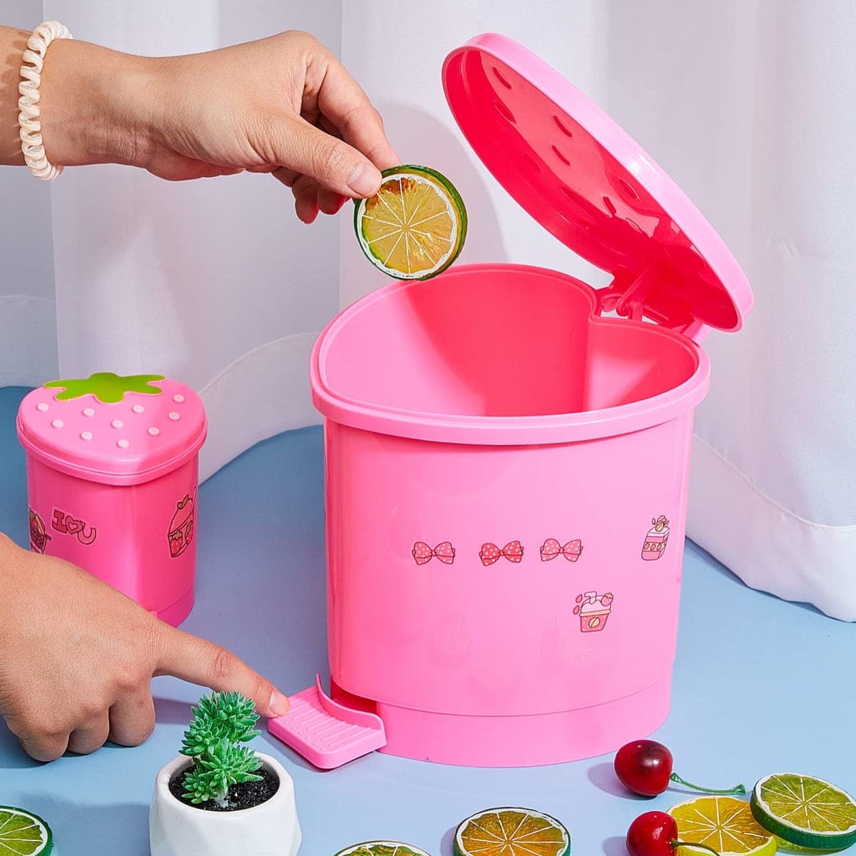 Tessco for you 2 Pieces Strawberry Desk Trash Can Cute Mini Countertop Trash Can with Lid Kawaii Small Garbage Plastic Waste Bin with Sticker for Car Office Home Bedroom Bathroom Kitchen Decor(Pink) thumbnail 4