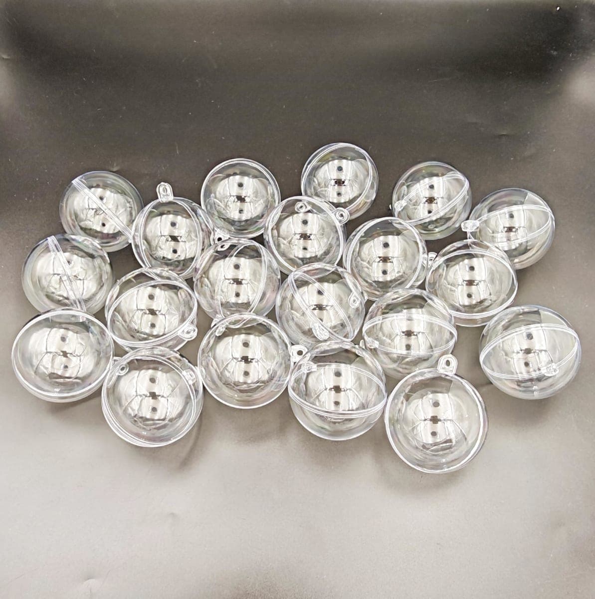 YOZIEMQ Acrylic Hollow Ball, Clear Plastic Fillable Ornaments Ball, DIY Clear Plastic Balls for New Years Present,Xmas Tree,Home Decoration,Wedding,Party (25cm/9.84inch,2PCS) thumbnail 3