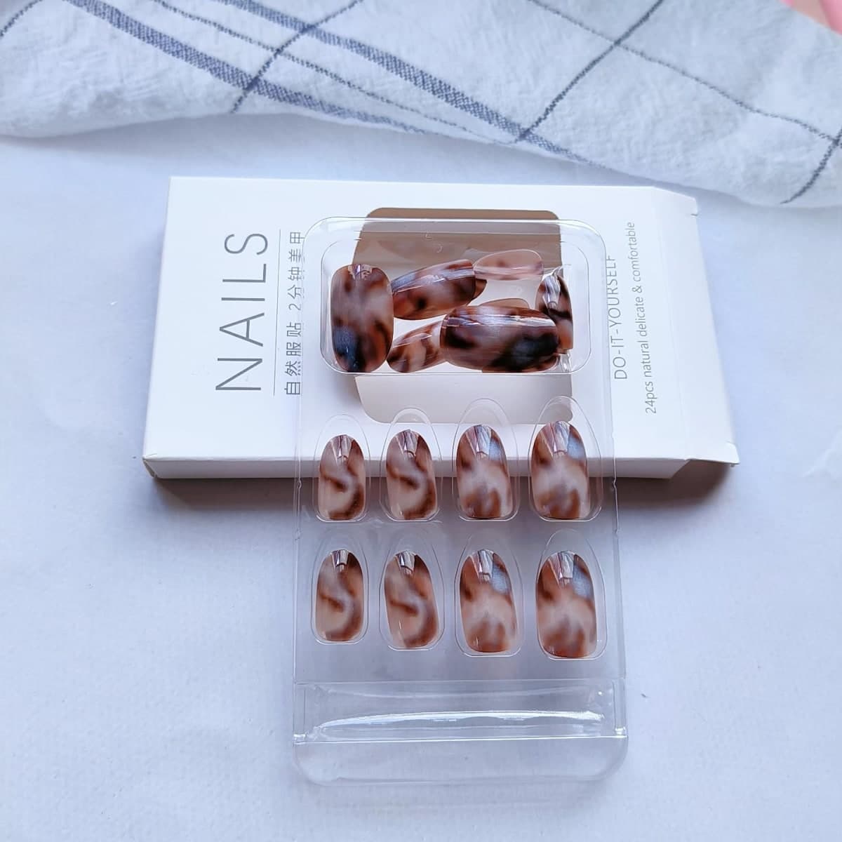 24 Pcs Blue Press on Nails Short Almond WLGDLH White French Fake Nails Press ons with Tortoise Shell Pattern Design Reusable Blue Gradient False Nail Full Cover Nude Stick on Nails for Women thumbnail 5