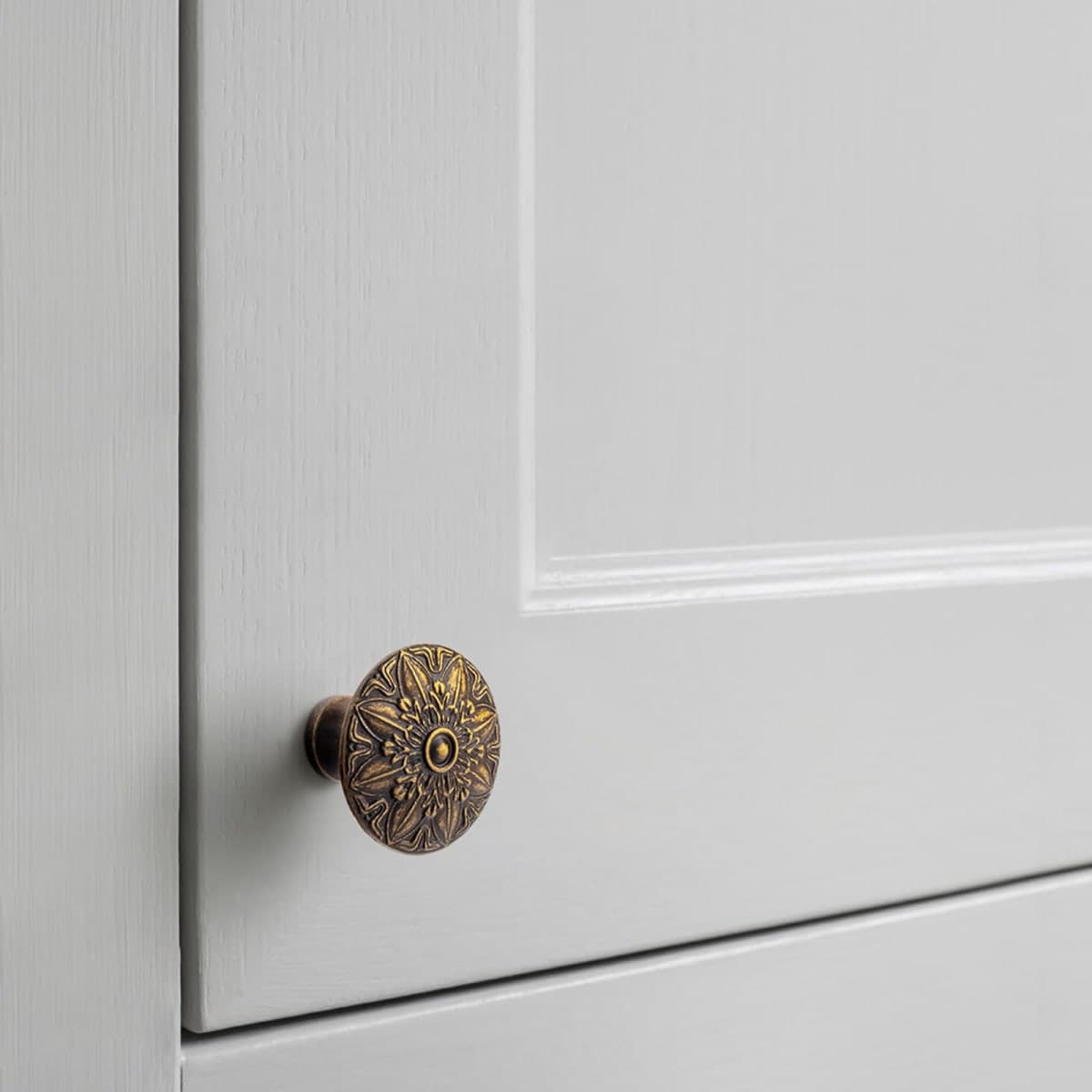 Deuschwer 6 Pack Champagne Bronze Cabinet Knobs, Sturdy Zinc Alloy Round Retro Style Dresser Knobs 9008GT thumbnail 4