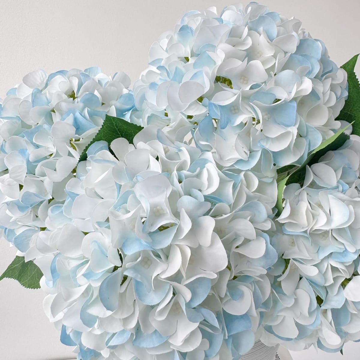 ZYTUYO 5 Pcs White & Light Blue Silk Hydrangeas Artificial Flower Boho Dried Touch 20'' Faux Hydrangeas for Indoor Home Decor Kitchen Living Room Outdoor Porch Wedding Flower Arrangement thumbnail 4