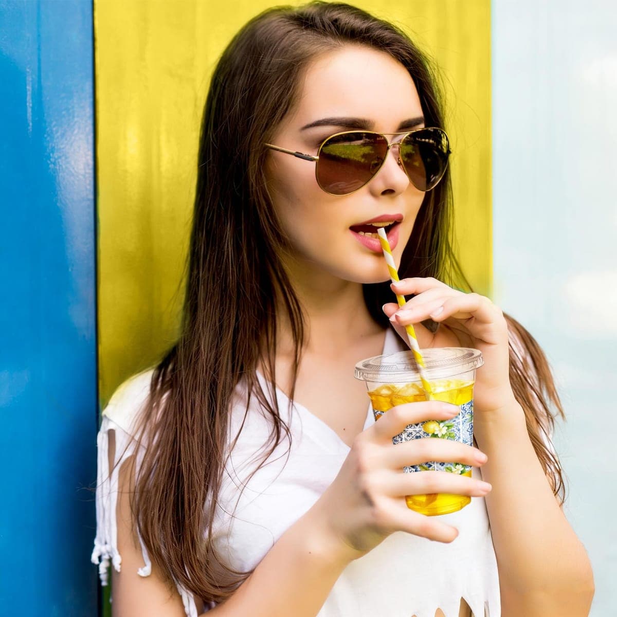 FoldTier 100pcs Capri Lemon Plastic Disposable Cups with Lids and Straws 12oz, Plastic Lemon Stand Drinking Cups for Bridal Shower Supplies Summer Citrus Fruit Amalfi Coast Party Decorations thumbnail 4