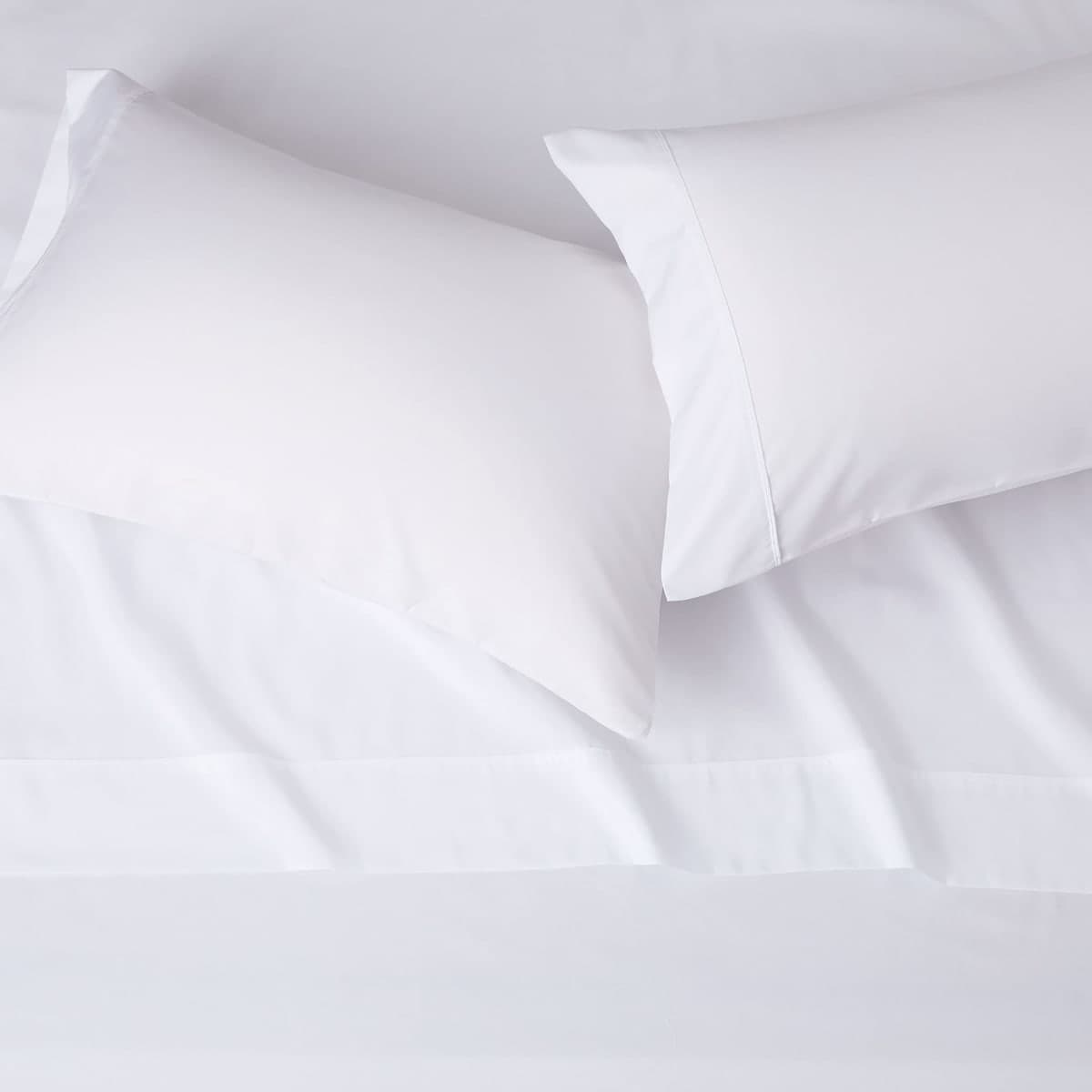 Amazon Basics, 4 Piece Microfiber Lightweight Wrinkle-free Breathable Bed Sheet Set, Super Soft Easy Care, 36cm Deep Pockets, Queen, Bright White, Solid thumbnail 4