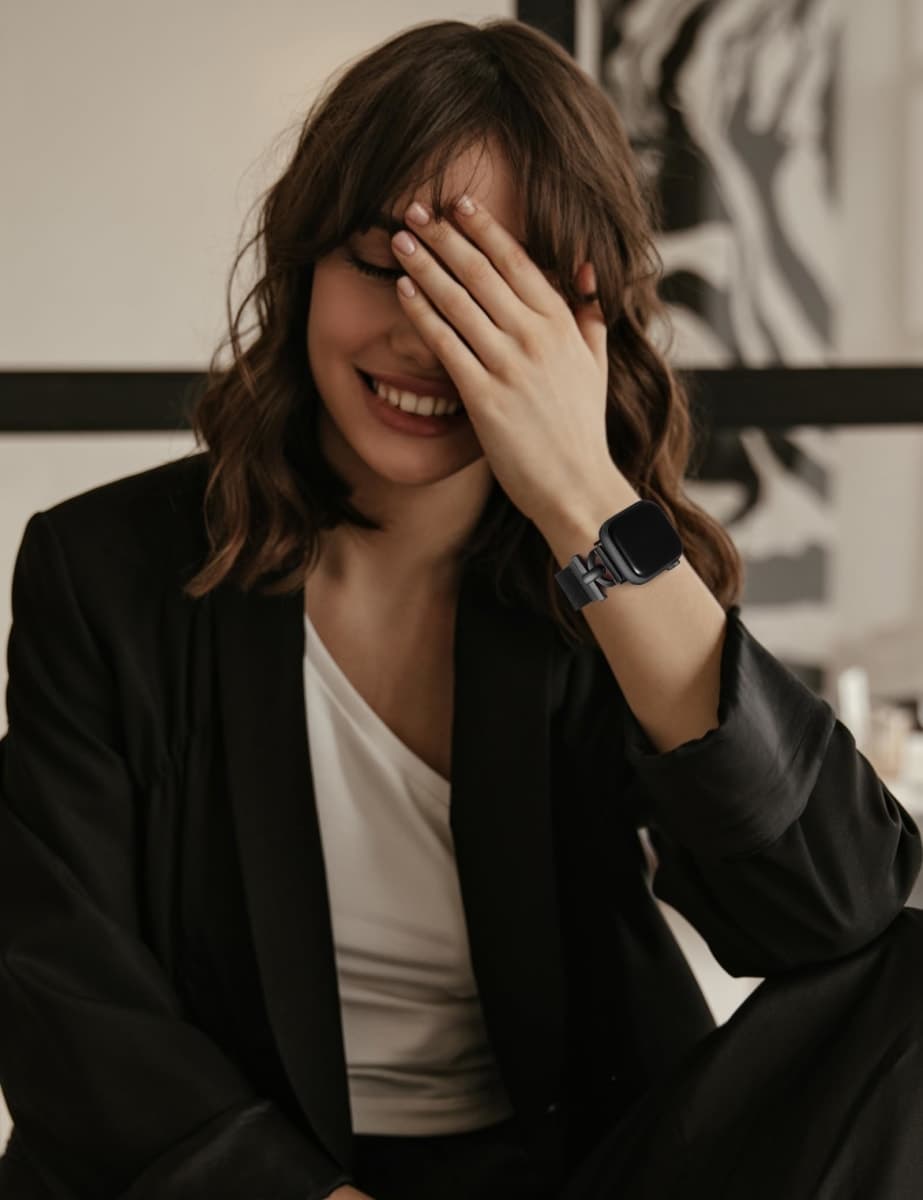 BEEXI Stainless Steel Magnetic Loop Compatible with Apple Watch Band 38mm 40mm 41mm 42mm Women Metal Mesh D-shaped Clasp Strap for iWatch SE Series 10/9/8/7/6/5/4/3/2/1/Ultra(1/2) Rose Gold thumbnail 4