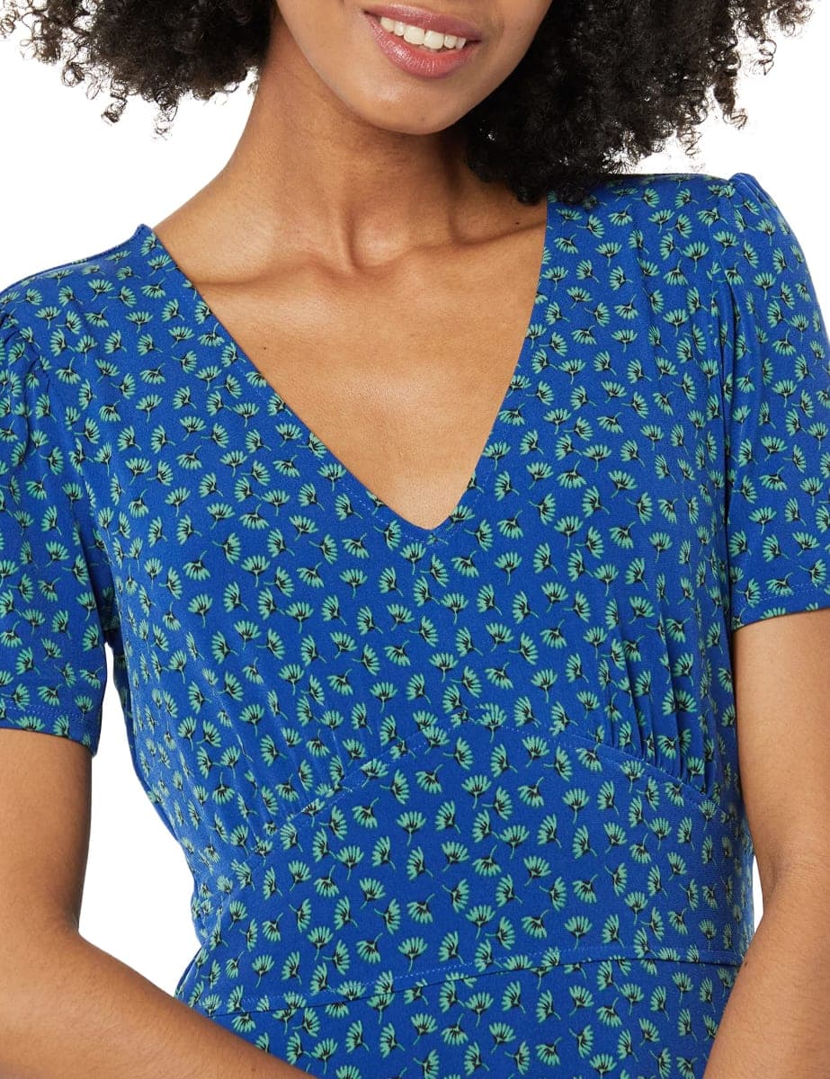 Amazon Essentials Women's Short Sleeve V-Neck Gathered Fit and Flare Dress, Bright Blue Floral, X-Large thumbnail 3