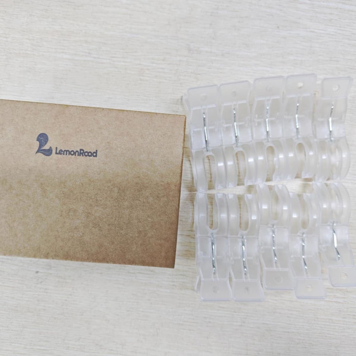 LemonRoad 10 Pack Large Balloon Arch Clips Plastic Transparent Backdrop Spring Clamps 3.5 Inch Heavy Duty Clip for Balloon Arch Kit Birthday Decoration Crafts Woodworking Photography Studios (Clear) thumbnail 2