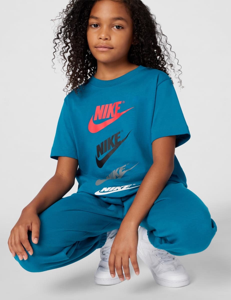 Nike Boys' Kids' NSW Tee, Green Abyss, X-Large thumbnail 2