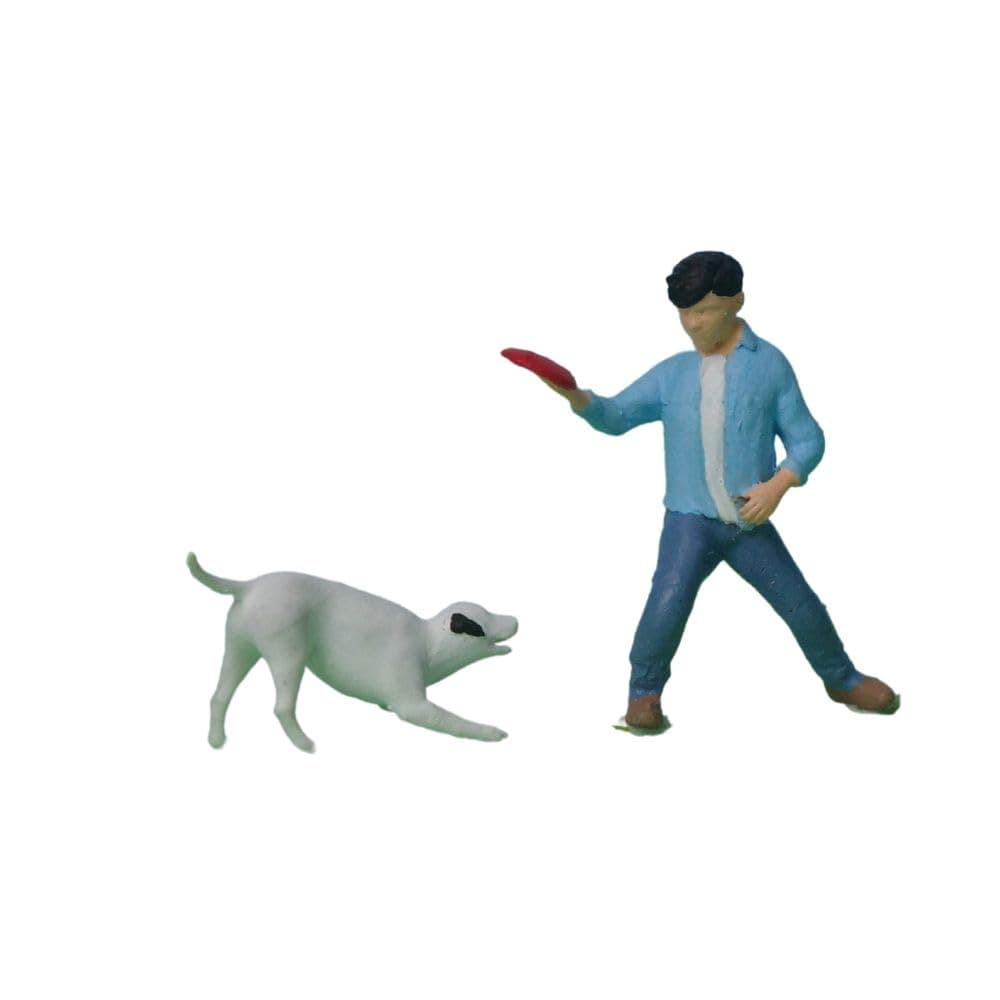 TWSX Miniatures Playing Frisbee with Your Dog 2pcs, 1:64 Scale, Playing Games,Miniature People, Miniature Models, Suitable for DIY Landscapes, Creative Scenes, Matching and Macro Photography — image 1