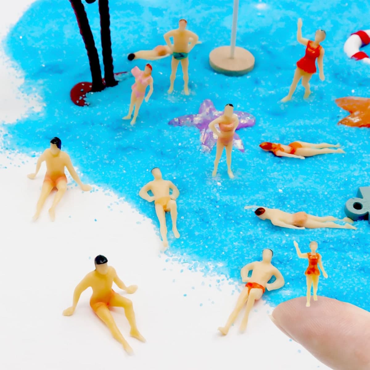 Hiawbon 30 pcs 1:75 Scale Mini Painted People Model Beach Swimsuits Figurines Miniature People Model — image 1
