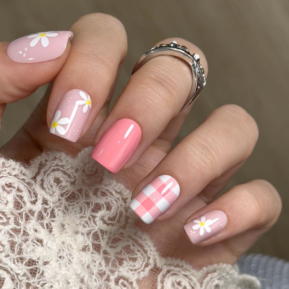 CurvLife Short Square Floral Press On Nails, Daisy Picnic Love Yellow Pink thumbnail 2