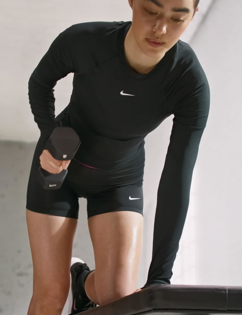 Nike Women's Victory Baselayer Long Sleeve Black/White thumbnail 2