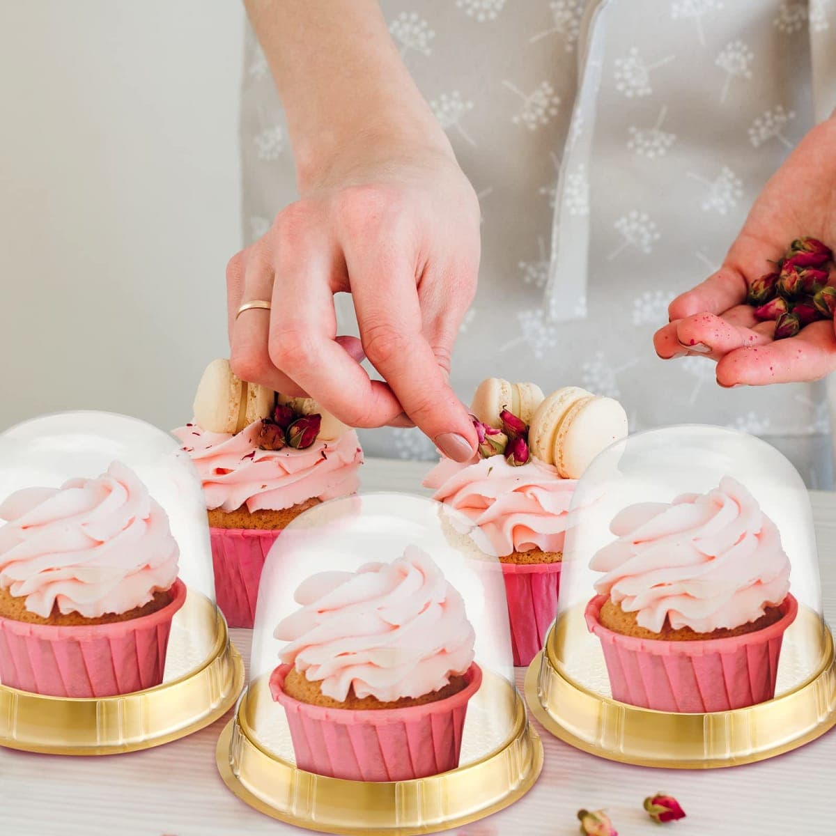 Mimorou Individual Cupcake Boxes Clear Plastic Cupcake Containers Disposable Single Holder with Lid Tall Cake Carrier 5.3 Inch Diameter 4.3 Inch Height with Stickers for Wedding(Gold,50pcs) thumbnail 5