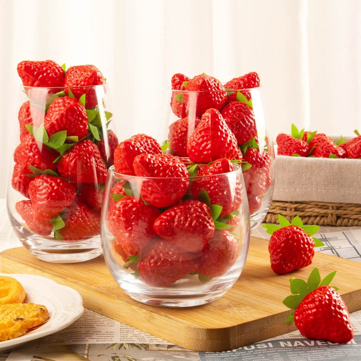 CLESDF 25Pcs Fake Strawberry, Artificial Lifelike Plastic Strawberries thumbnail 3