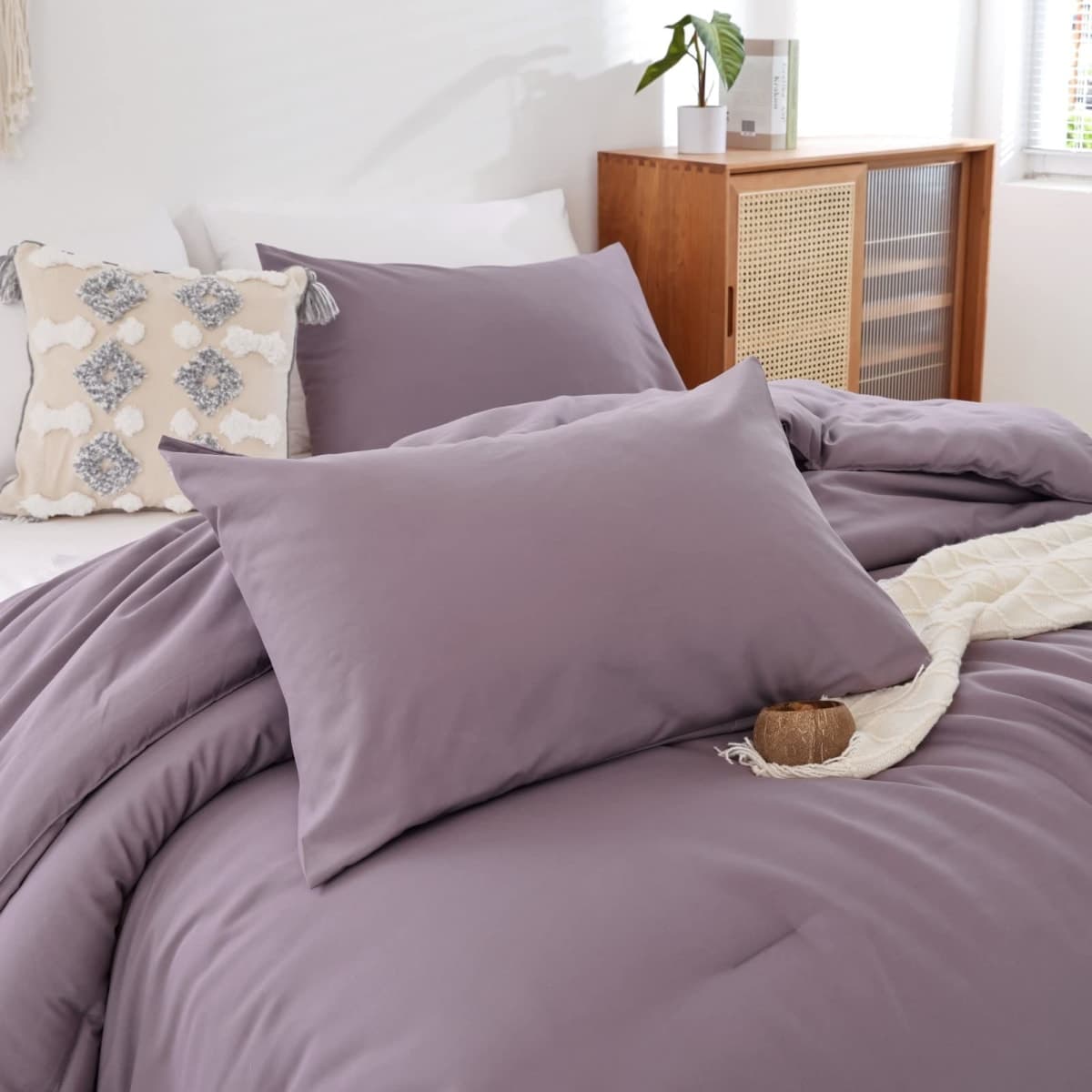 ROSGONIA Dusty Purple Comforter Set Queen, 3pcs Comforter for Queen Size Bed (1 Boho Purple Comforter & 2 Pillowcases),All Season Bedding Comforters & Sets, Lightweight Bedspread Blanket Quilt, Gifts thumbnail 2