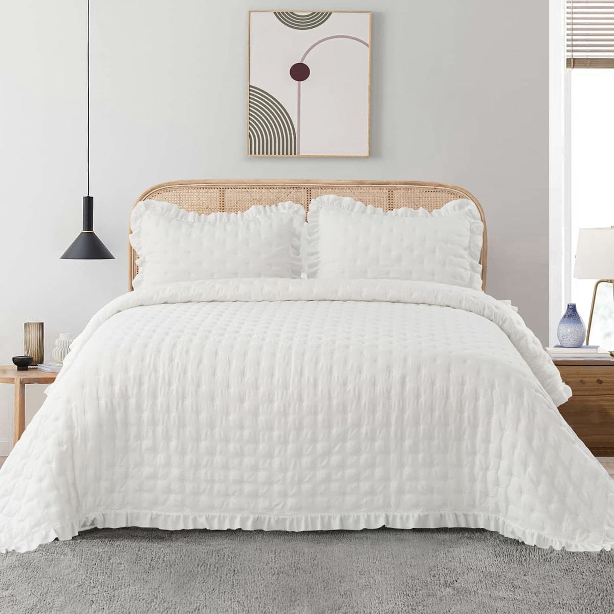 HIARUO 3-Piece King Quilt Set - Soft Warm Ultrasonic Reversible Pleated Ruffled Coverlet Bedspread Set (104 x 90 Inch) with 2 Pillow Sham (20 x 36 Inch), White thumbnail 2