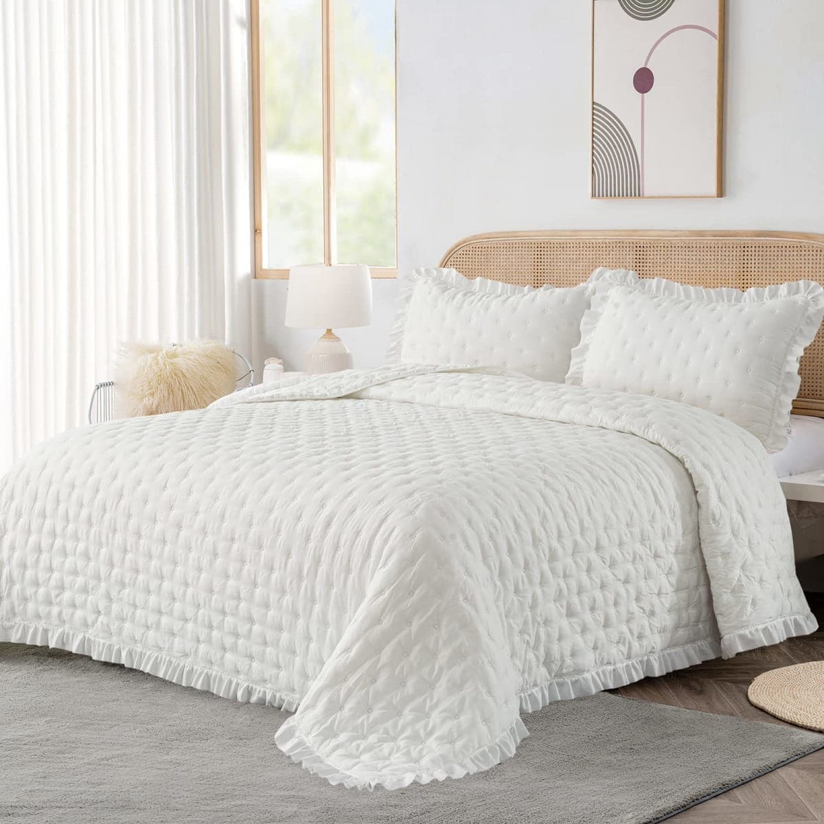 HIARUO 3-Piece King Quilt Set - Soft Warm Ultrasonic Reversible Pleated Ruffled Coverlet Bedspread Set (104 x 90 Inch) with 2 Pillow Sham (20 x 36 Inch), White thumbnail 3