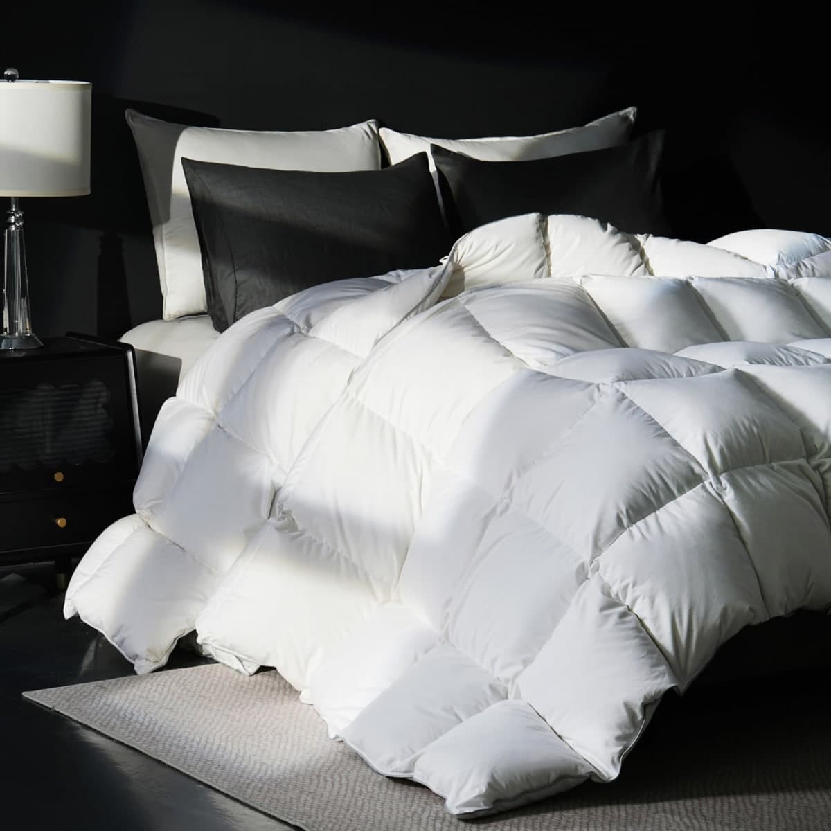 Yalamila Goose Feather Down Fiber Comforter King Size, 100% Cotton Cover Ultra Soft Fluffy King Duvet Insert, Luxurious Hotel Bedding Comforter for All Season, White 106"x90" — image 1