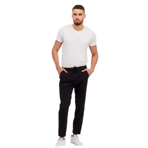 GAP men regular fit jogger pants black front view GAP men regular fit jogger pants black side profile GAP men regular fit jogger pants black back view GAP men regular fit jogger pants plain design detail GAP men regular fit jogger pants on-body fit black