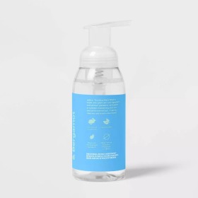 Foaming foaming hand soap with ocean breeze and bergamot scent in pump bottle