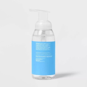 Foaming foaming hand soap with ocean breeze and bergamot scent in pump bottle