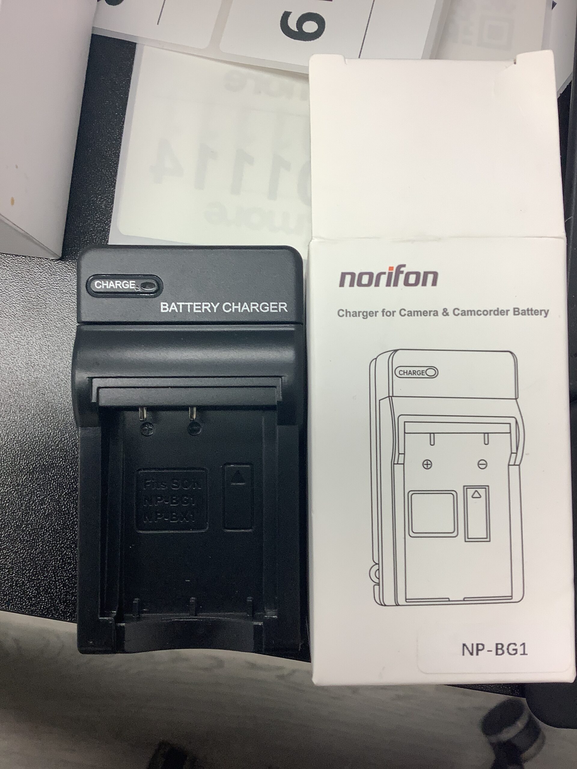 Norifon wall charger in compact foldable plug design