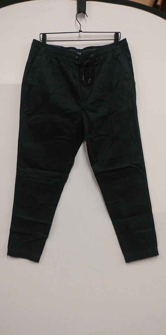 Gap regular fit jogger pants in black colour with professional styling