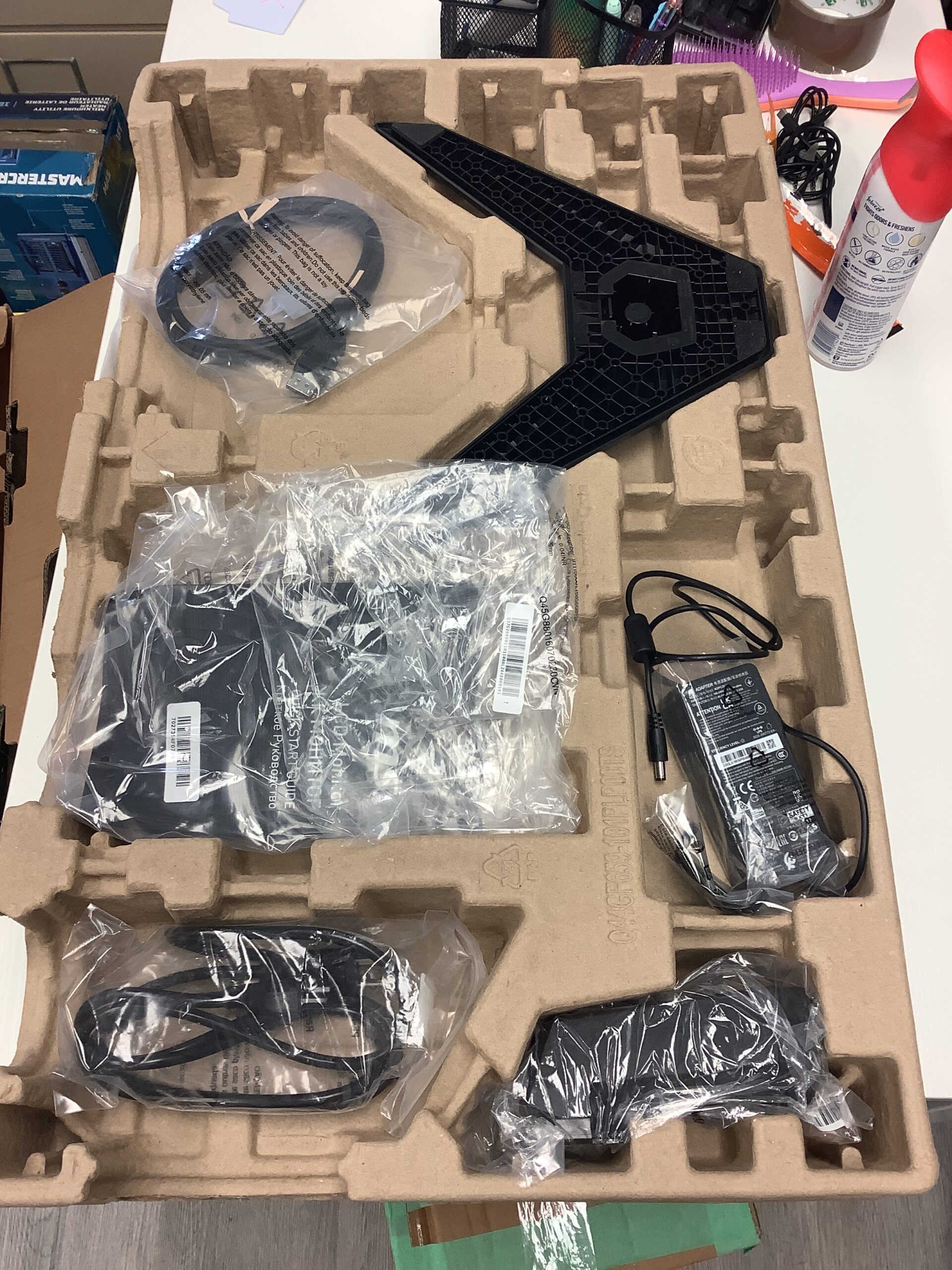 Msi 27 inch curve gaming monitor in sleek black design