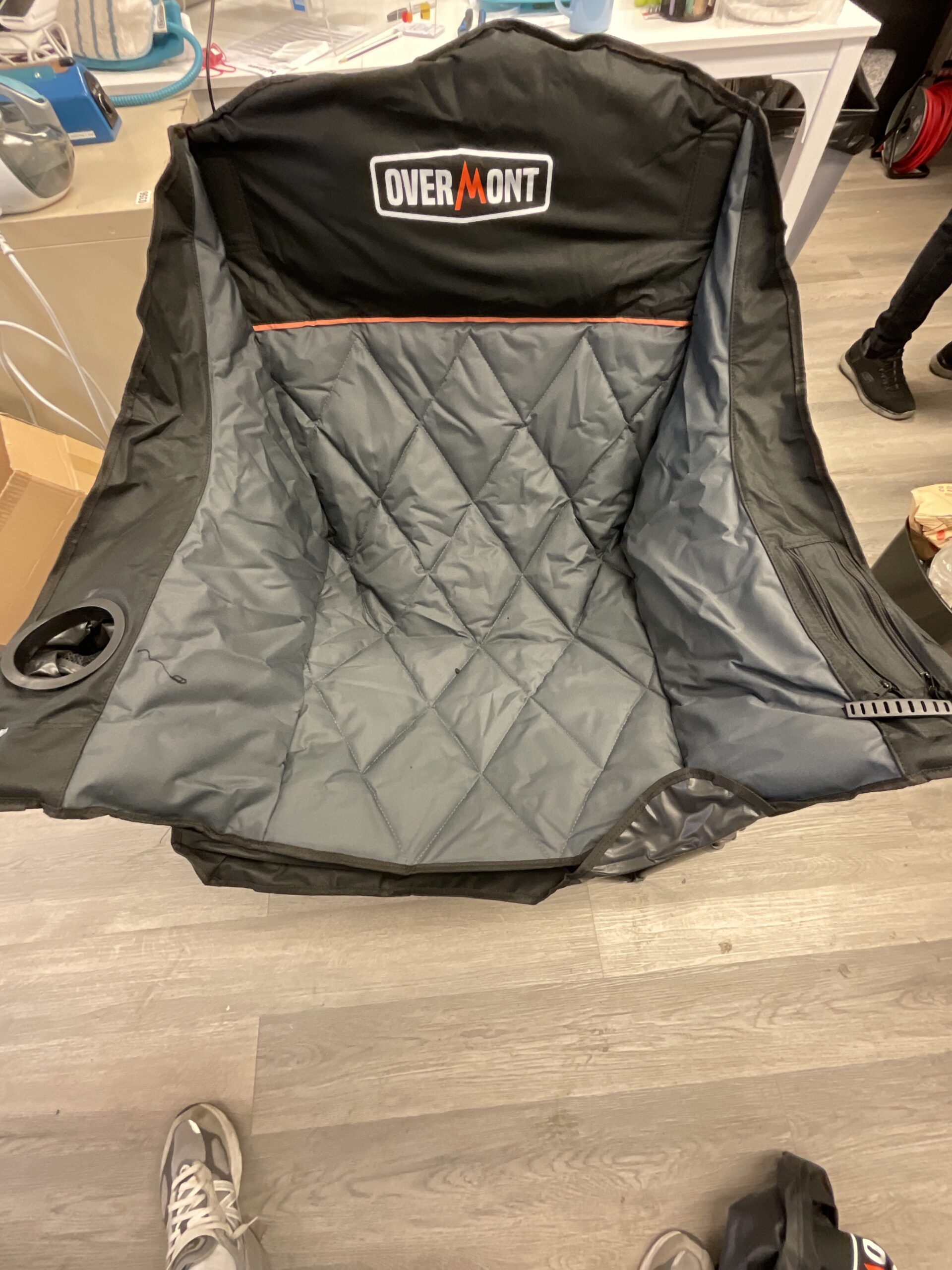 Overmont oversized folding camping chair in durable oxford fabric with cooler pocket