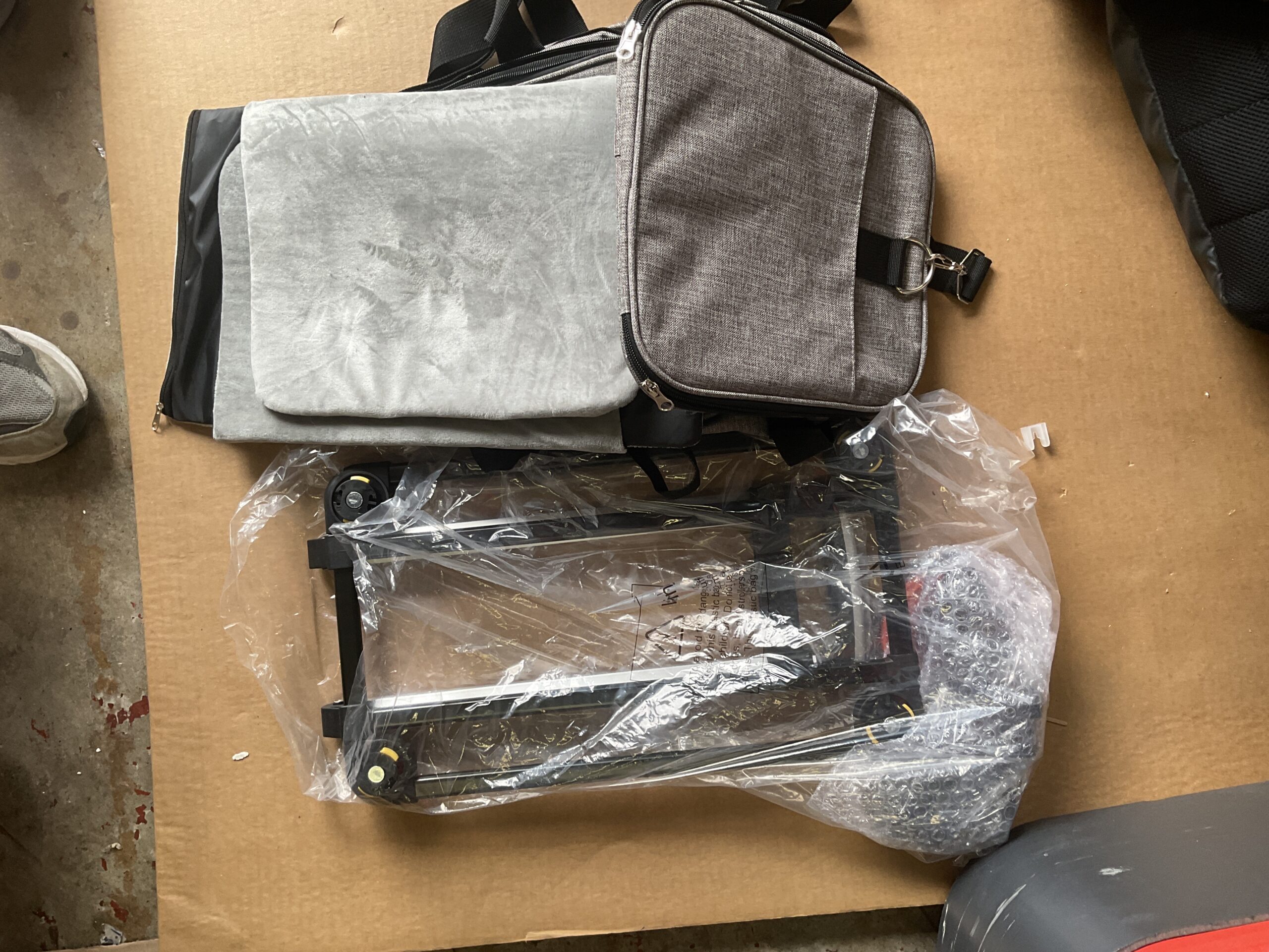 Vevor cat carrier with wheels in grey for small pets