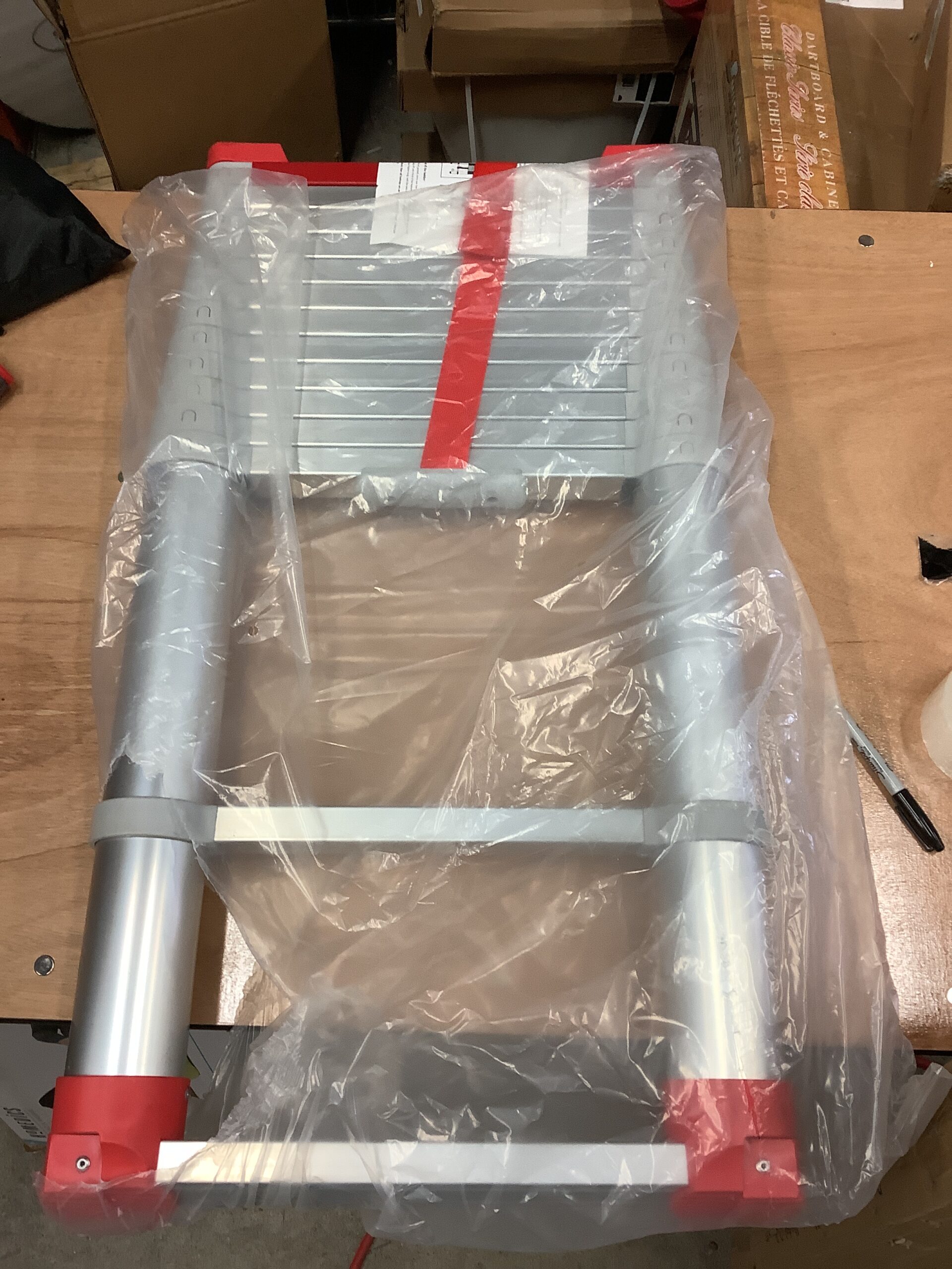 Telescoping telescoping ladder 12.5 ft in aluminum folding design