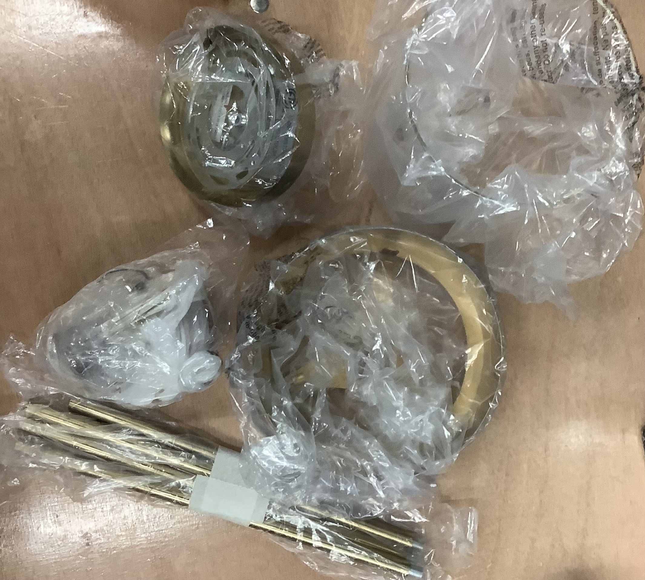 CLAXY pendant light in gold finish with clear glass shade