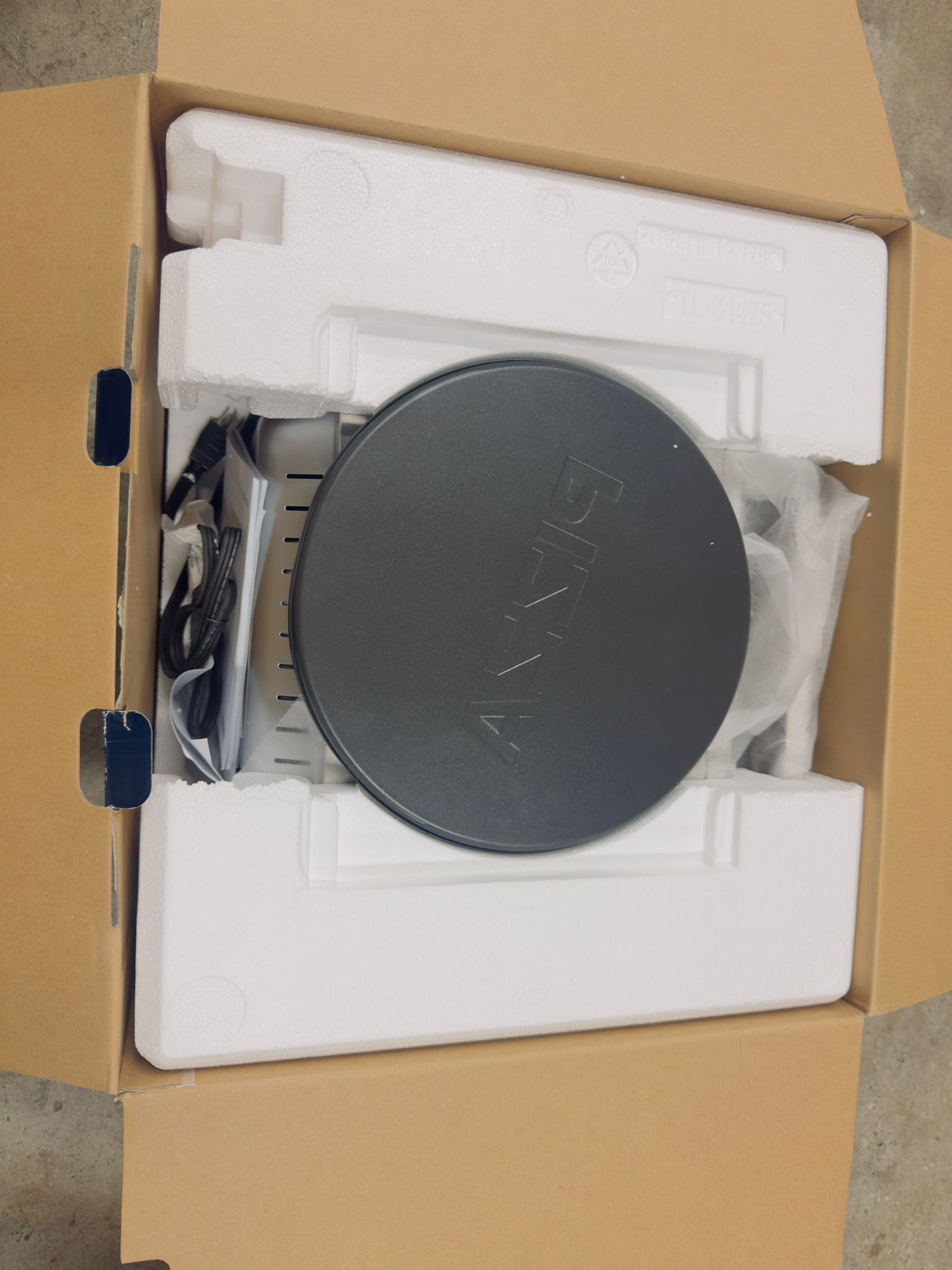 Delonghi convection toaster oven in sleek silver finish