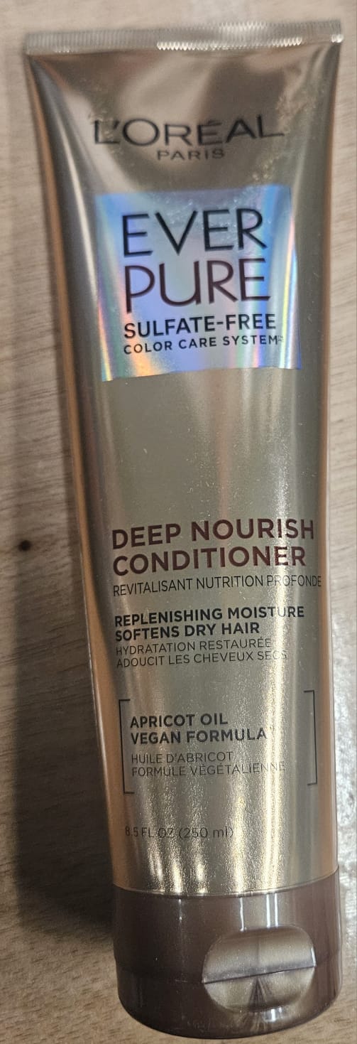L'Oreal Paris sulfate free shampoo bottle with apricot oil infusion