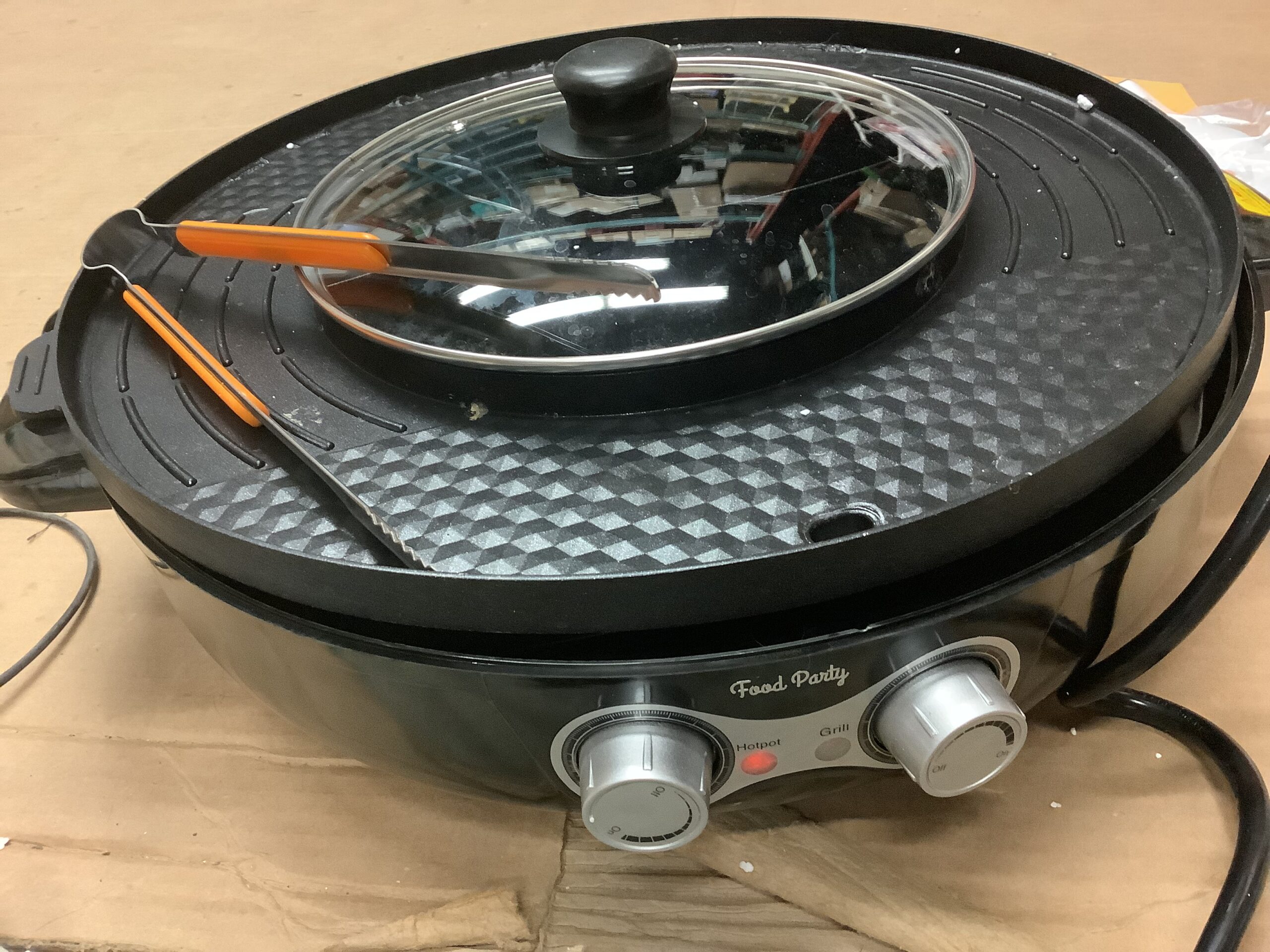 Electric smokeless grill for easy indoor cooking