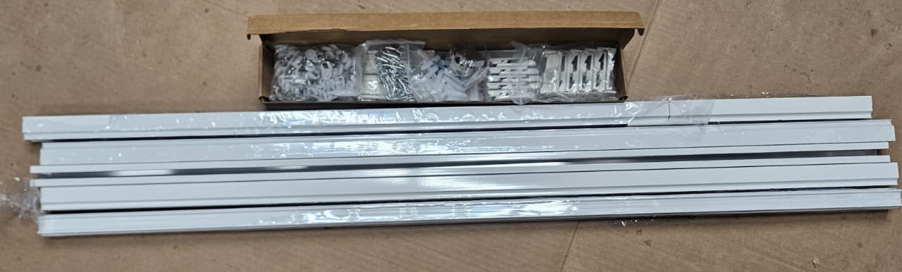 Curtain curtain track set in professional finish for wall or ceiling mount