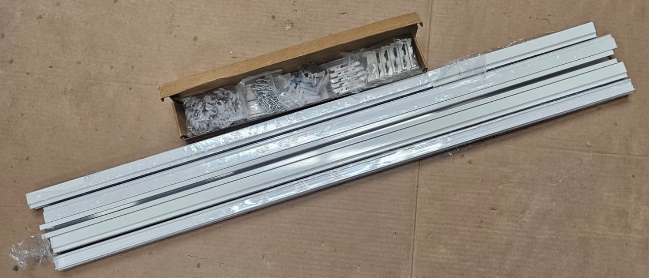 Curtain curtain track set in professional finish for wall or ceiling mount