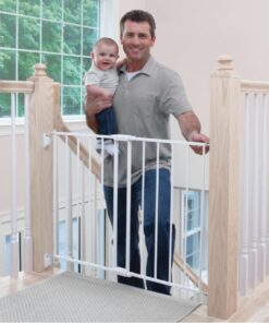 Safety 1st Top of Stairs Expanding Metal Gate in white, adjustable width
