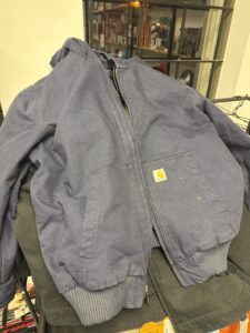 Carhartt Men's Loose Fit Washed Duck Insulated Jacket in navy, large size