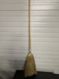 SPARTA Flo-Pac Parlor Broom 55 inches tan natural broom for indoor use