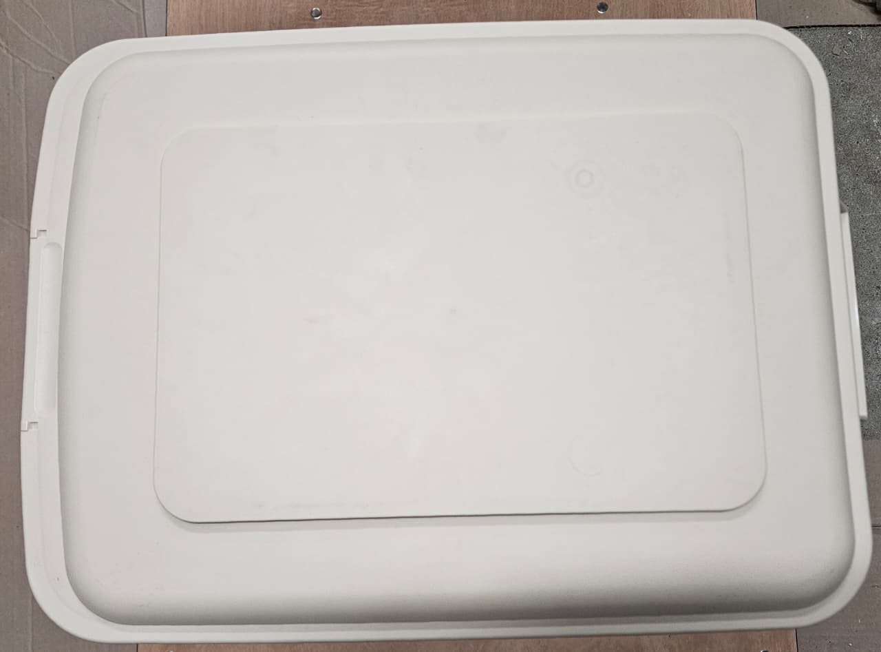 food container with airtight seal and snap-lock latches in clear plastic