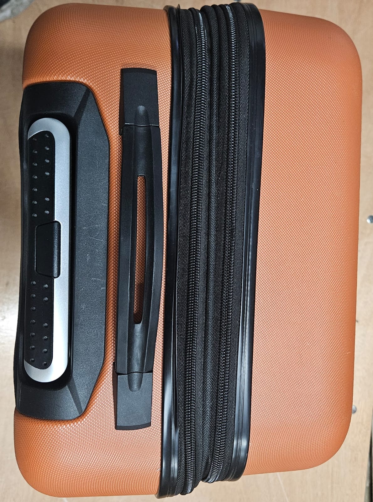 Smart luggage set with USB port and cup holder in black finish